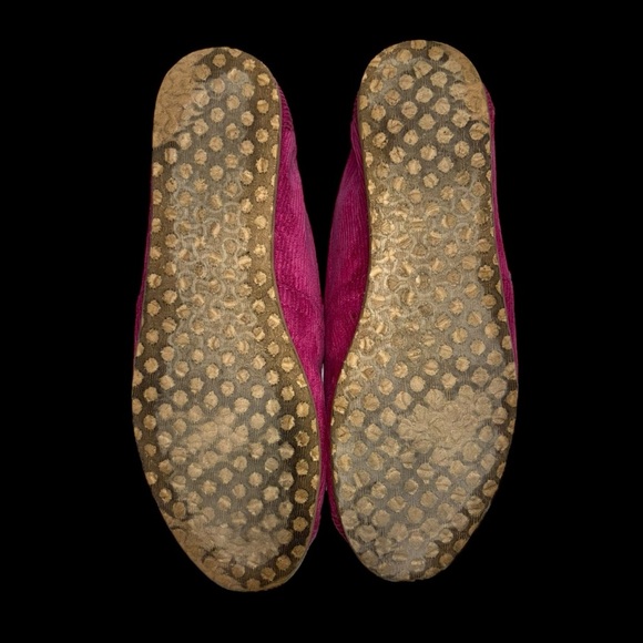 TOMS | Pink Corduroy Classic Slip-On Shoes | W6.5 - Picture 10 of 11